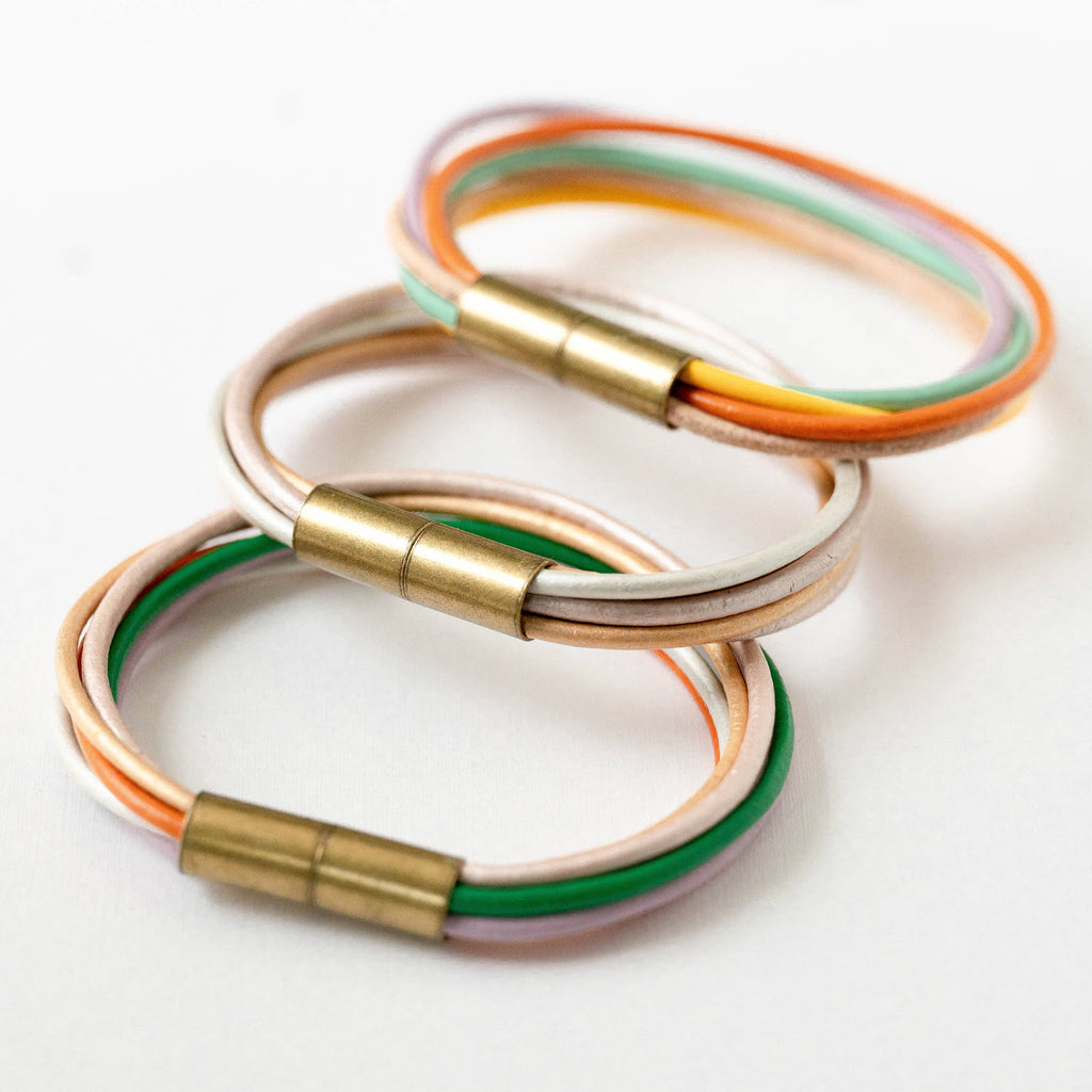 Magnetic Colorful Bracelet: No.3 / 6.5"
