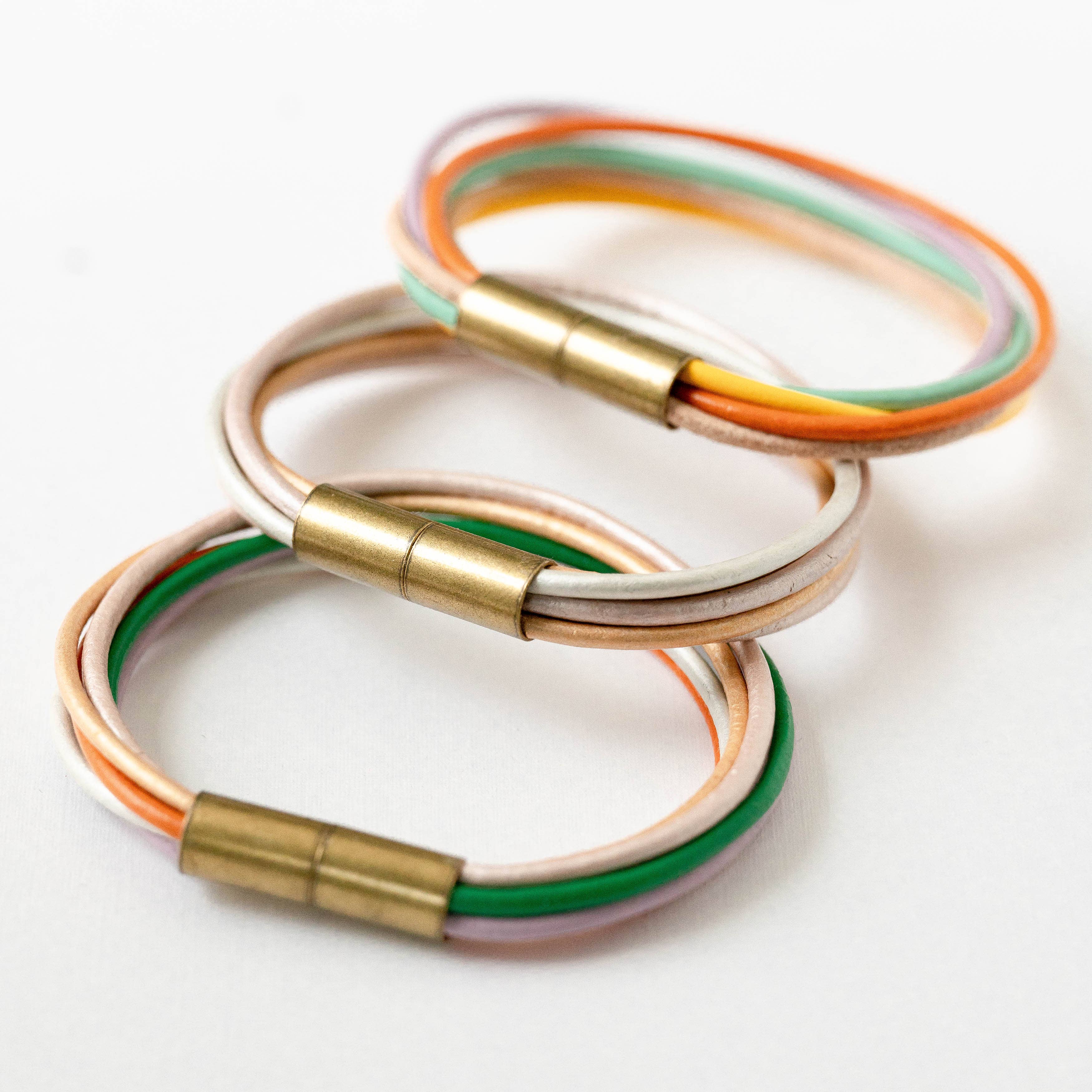 Magnetic Colorful Bracelet: No.3 / 6.5"
