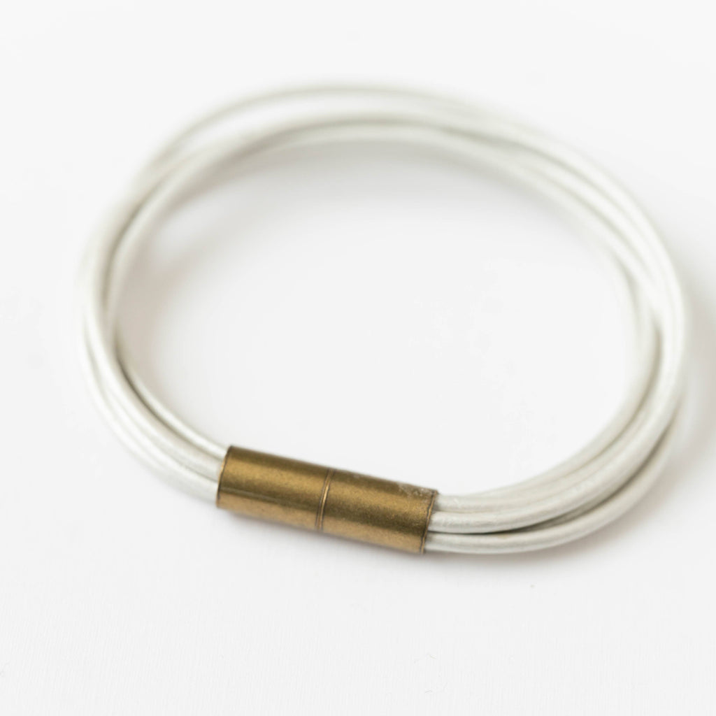 Magnetic Multi Cord Leather Bracelet: Green / 7"